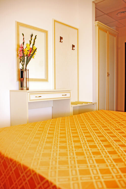 Hotel Leon D'Oro Castel Frentano Luaran gambar